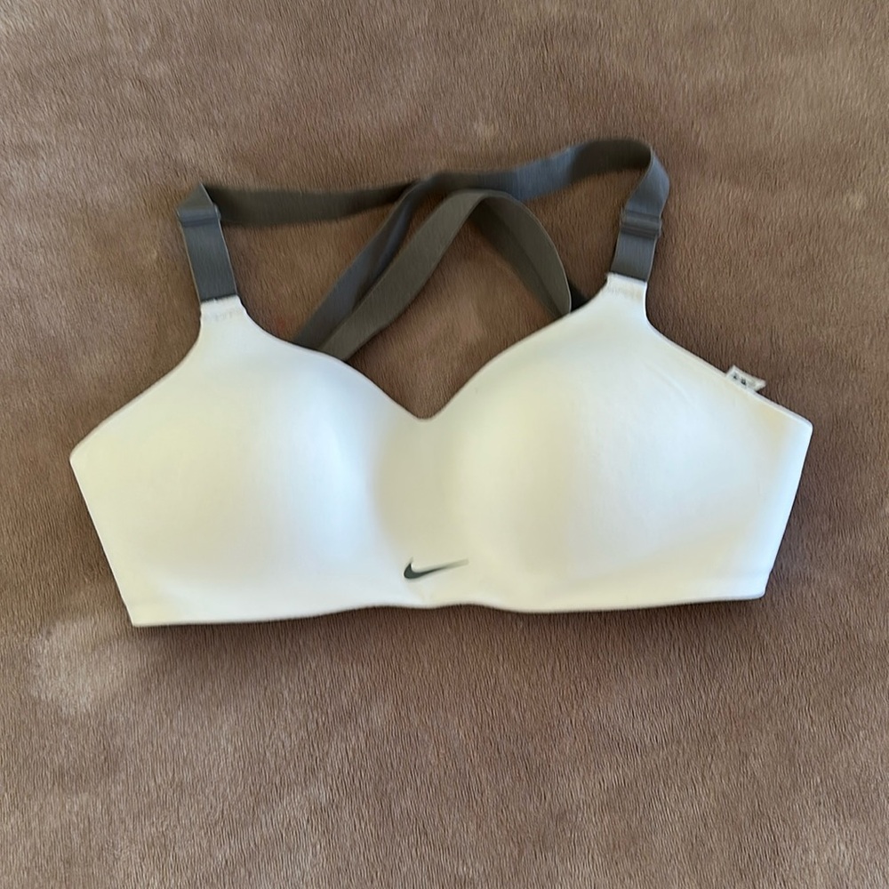 NWOT Nike bra